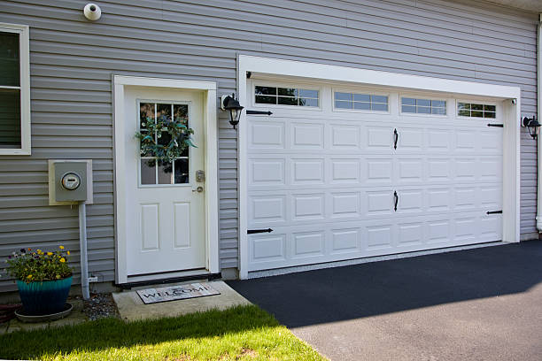 24/7 Emergency Garage Door Panel Replacement experts in Great Falls, VA